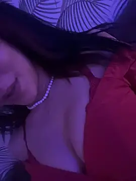 QueenLujaine online show from May 31, 5:59 am