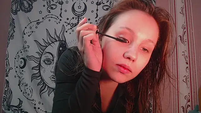 Thighswithspikes online show from September 18, 8:05 am