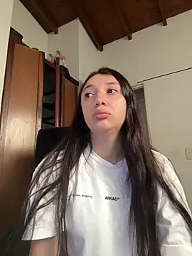 Snapshot of Mia__Gray chatting on June 5, 6:24 pm Mia Gray online show from June 5, 6:24 pm