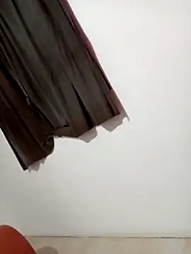 Snapshot of luuiss12 chatting on January 10, 5:42 am luuiss12 online show from January 10, 5:42 am