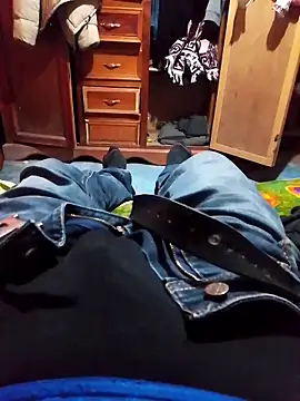 Snapshot of luuiss12 chatting on February 17, 10:49 pm luuiss12 online show from February 17, 10:49 pm