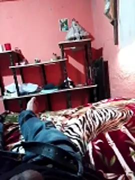 Snapshot of luuiss12 chatting on February 18, 9:22 pm luuiss12 online show from February 18, 9:22 pm