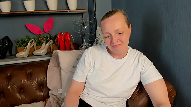 Karen Villis online show from June 21, 10:18 am