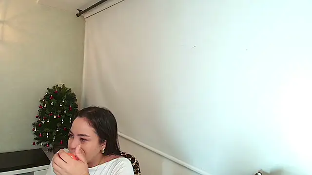  Victoria Collins online show from November 29, 10:40 am