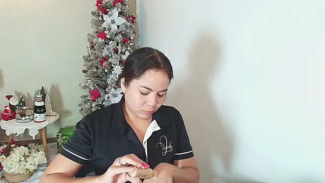  Victoria Collins online show from December 23, 10:35 am