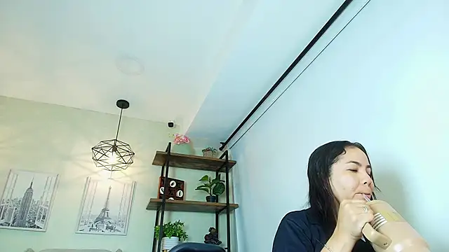  Victoria Collins online show from February 19, 10:33 am