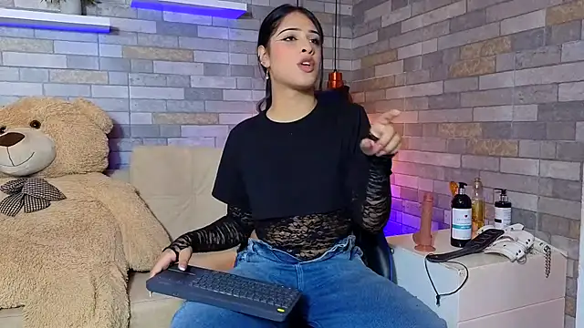 Snapshot of DixyPalmer chatting on July 18, 7:28 pm DixyPalmer online show from July 18, 7:28 pm