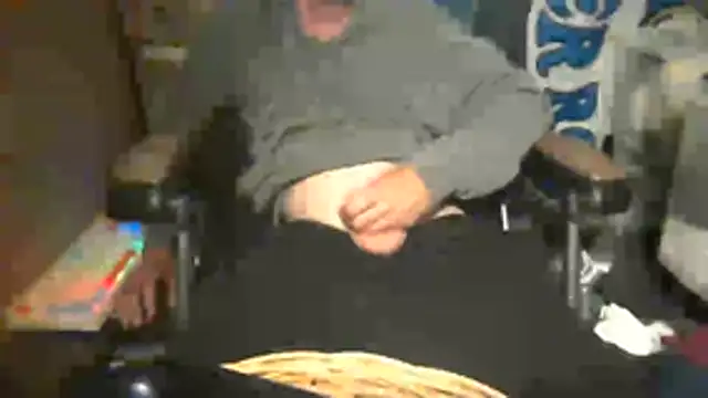 Lovyourpuss online show from June 14, 8:33 pm
