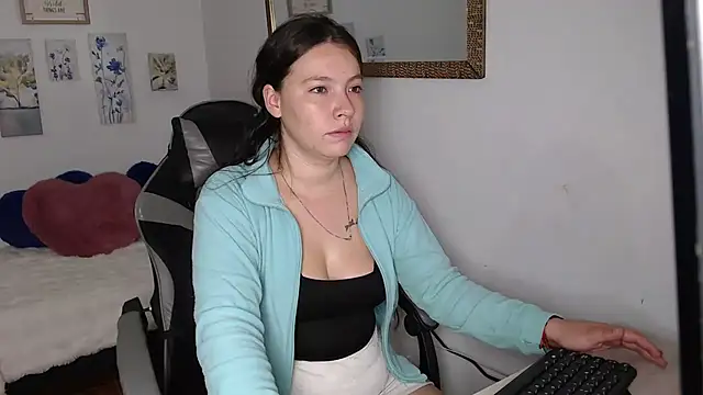 Snapshot of mariaana__222 chatting on March 4, 3:34 am mariaana 222 online show from March 4, 3:34 am