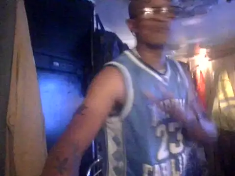 Snapshot of badboy2u2025 chatting on May 31, 12:08 am badboy2u2025 online show from May 31, 12:08 am
