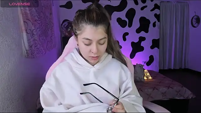 Snapshot of abbie_jensen_ chatting on January 16, 5:11 am abbie jensen online show from January 16, 5:11 am