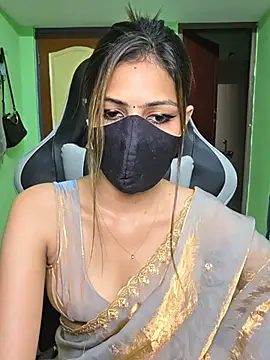 Isha Sax online show from April 12, 6:13 pm