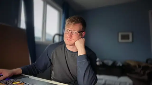 lustylyndon online show from June 28, 12:44 pm