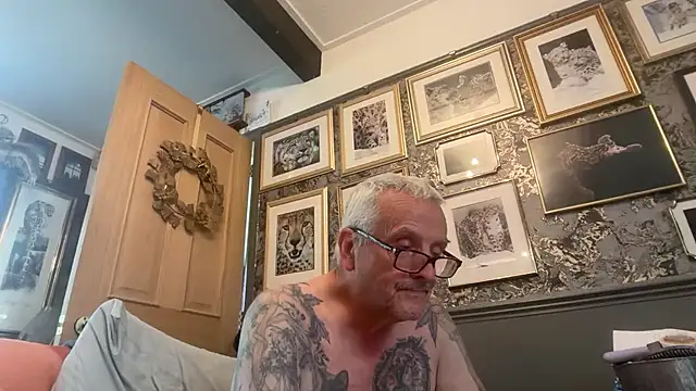 poggles online show from July 10, 1:03 pm