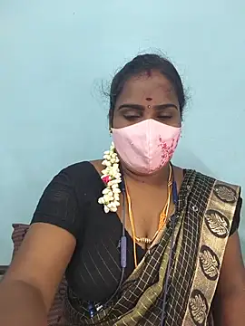 Snapshot of Tamil_riyalini12 chatting on June 7, 12:53 pm Tamil riyalini12 online show from June 7, 12:53 pm