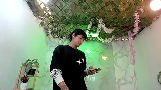 Bastian boyshot77 online show from April 20, 7:15 pm