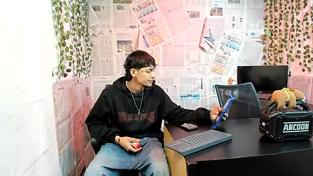 Snapshot of Bastian_boyshot77 chatting on July 18, 1:37 pm Bastian boyshot77 online show from July 18, 1:37 pm