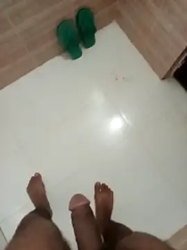 Snapshot of zim200 chatting on March 15, 2:39 am zim200 online show from March 15, 2:39 am