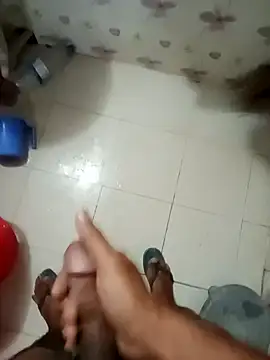 Snapshot of zim200 chatting on March 30, 12:33 am zim200 online show from March 30, 12:33 am