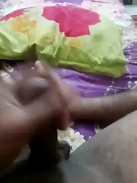 Snapshot of zim200 chatting on April 1, 4:59 pm zim200 online show from April 1, 4:59 pm