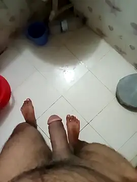 Snapshot of zim200 chatting on April 2, 11:35 pm zim200 online show from April 2, 11:35 pm