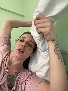 Snapshot of BestSexForYou chatting on April 1, 9:10 am BestSexForYou online show from April 1, 9:10 am