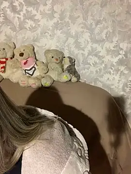 hotsteacher online show from February 23, 3:26 am