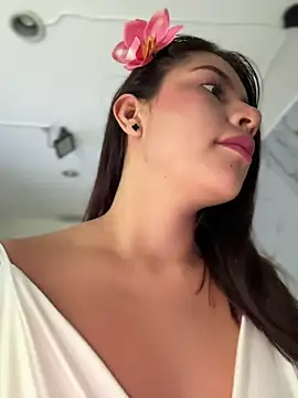 sara calderon online show from June 7, 11:25 am