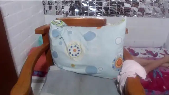 rose-crystal online show from December 15, 1:15 pm