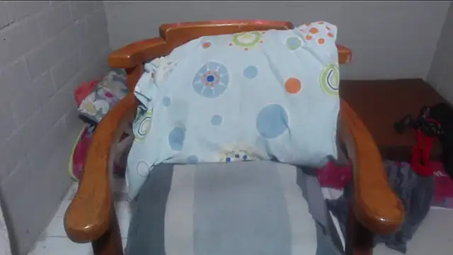 rose-crystal online show from April 14, 1:00 am