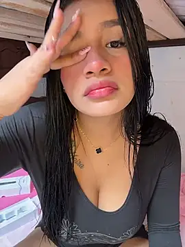 Snapshot of indialatin chatting on February 25, 3:32 pm indialatin online show from February 25, 3:32 pm