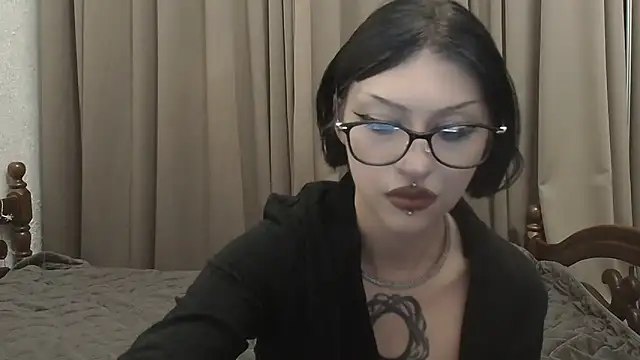 Snapshot of Susie_su chatting on May 15, 4:03 pm Susie su online show from May 15, 4:03 pm