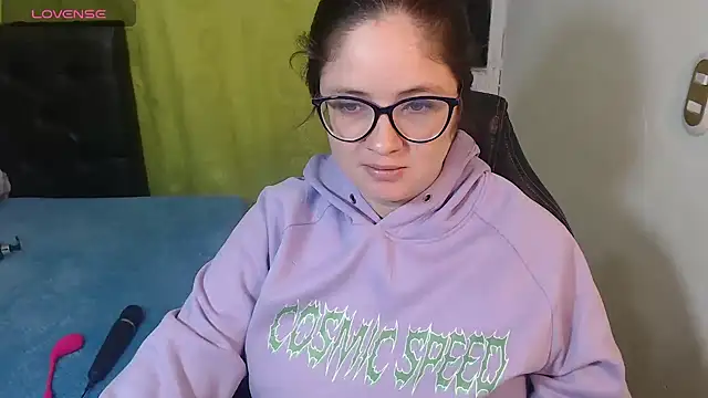 Snapshot of KrystalAdams chatting on April 23, 12:40 pm KrystalAdams online show from April 23, 12:40 pm