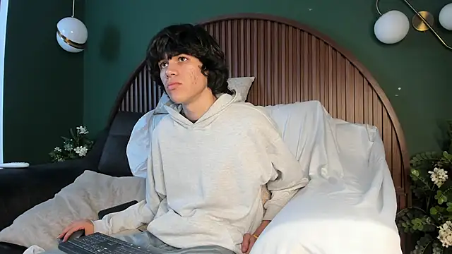 Diamond twink online show from July 15, 5:34 am