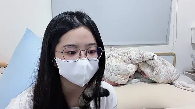 Snapshot of LHeart chatting on June 8, 1:55 pm LHeart online show from June 8, 1:55 pm