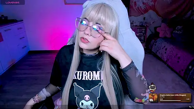 AlyssaRomanova online show from April 18, 3:21 am