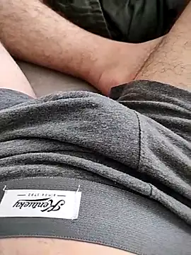 Snapshot of Milo_100 chatting on November 23, 10:15 am Milo 100 online show from November 23, 10:15 am