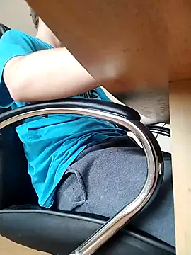 Snapshot of Milo_100 chatting on April 11, 2:10 pm Milo 100 online show from April 11, 2:10 pm