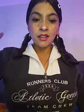 Fox Roxxan online show from April 17, 2:25 am