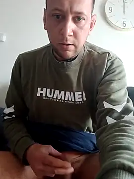 Snapshot of Alessio1987 chatting on February 28, 11:00 am Alessio1987 online show from February 28, 11:00 am