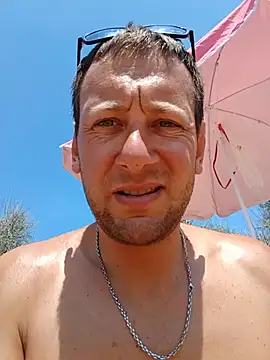 Snapshot of Alessio1987 chatting on July 19, 10:08 am Alessio1987 online show from July 19, 10:08 am