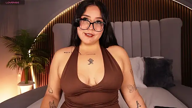 KatlynRous online show from January 7, 7:16 pm