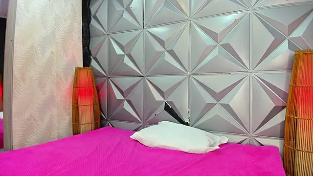 Snapshot of GreciaFox1 chatting on December 15, 11:25 am GreciaFox1 online show from December 15, 11:25 am