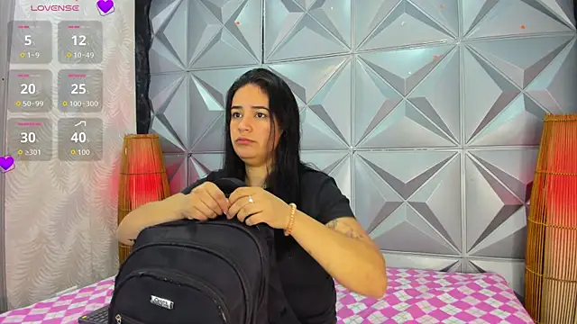 Snapshot of GreciaFox1 chatting on December 19, 11:17 am GreciaFox1 online show from December 19, 11:17 am