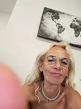 clarabell4 online show from June 17, 8:28 am