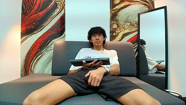 simondwayne online show from April 13, 7:19 pm