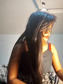 Snapshot of cute_radhikaa chatting on February 5, 4:17 am cute radhikaa online show from February 5, 4:17 am