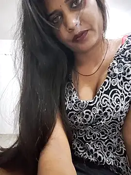 Snapshot of cute_radhikaa chatting on March 29, 11:32 am cute radhikaa online show from March 29, 11:32 am
