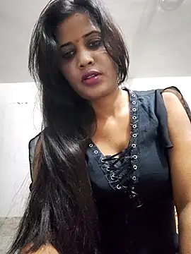 Snapshot of cute_radhikaa chatting on March 31, 11:43 am cute radhikaa online show from March 31, 11:43 am