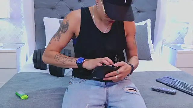 ZoeKrug online show from January 18, 3:21 am